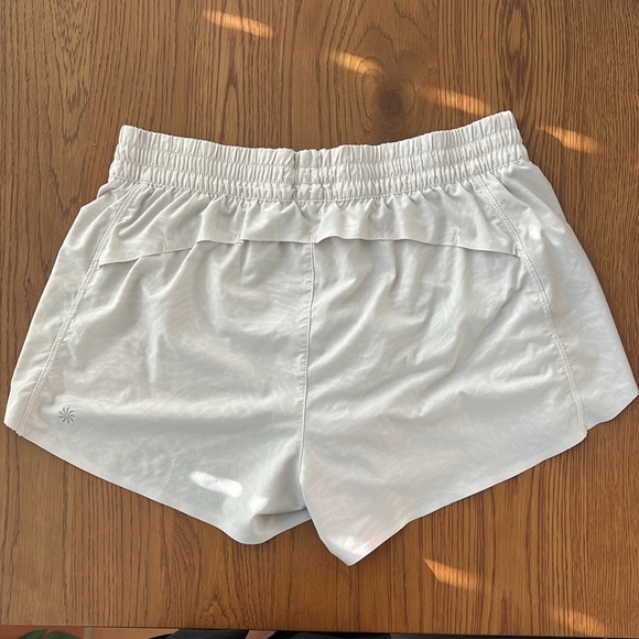 Athleta Printed Hustle 3" Short - Size M - Picture 6 of 8